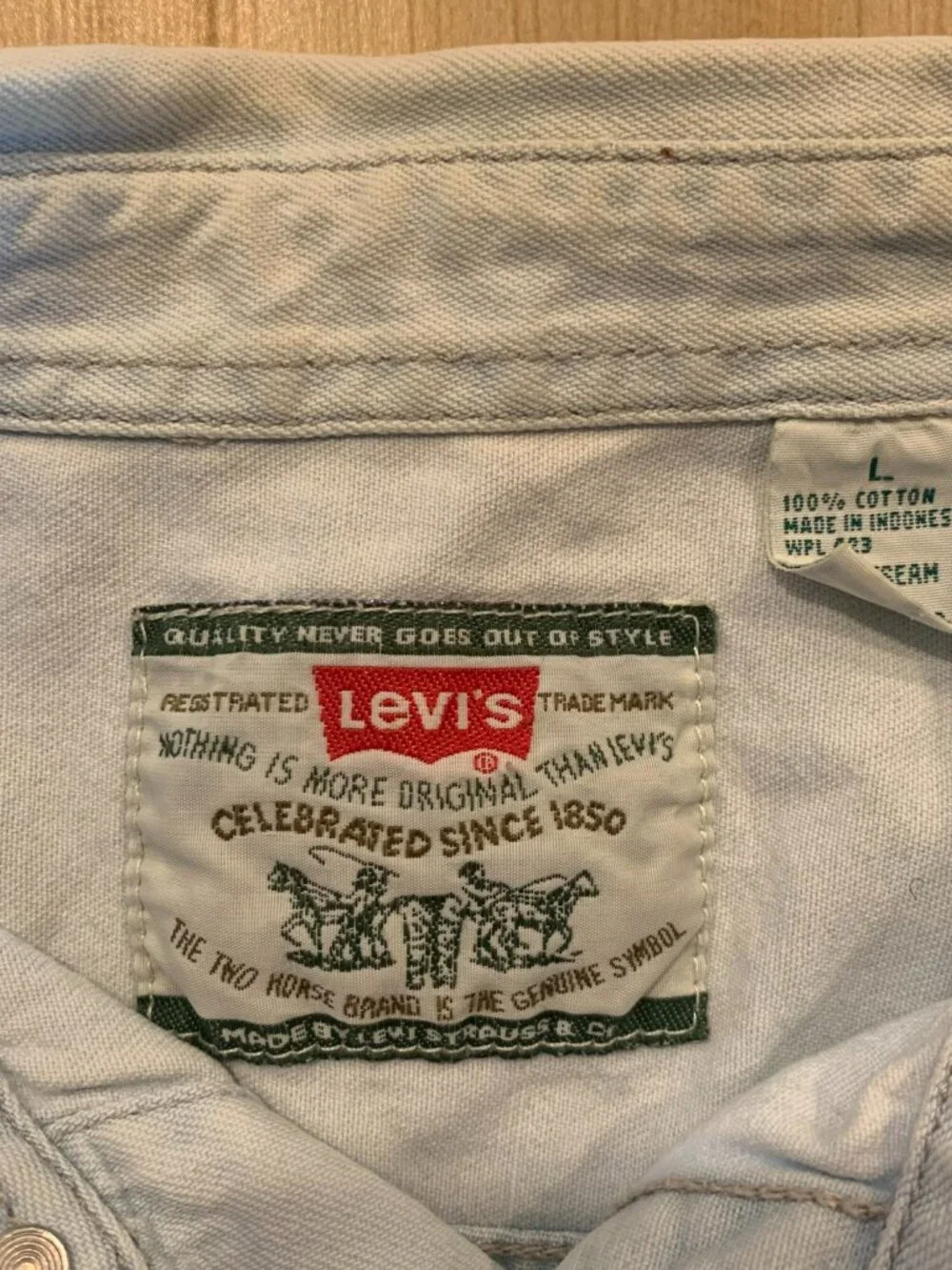 Vintage 90s Levi's Levi Strauss Retro Grunge Punk Indie Bleached Denim Shirt L
